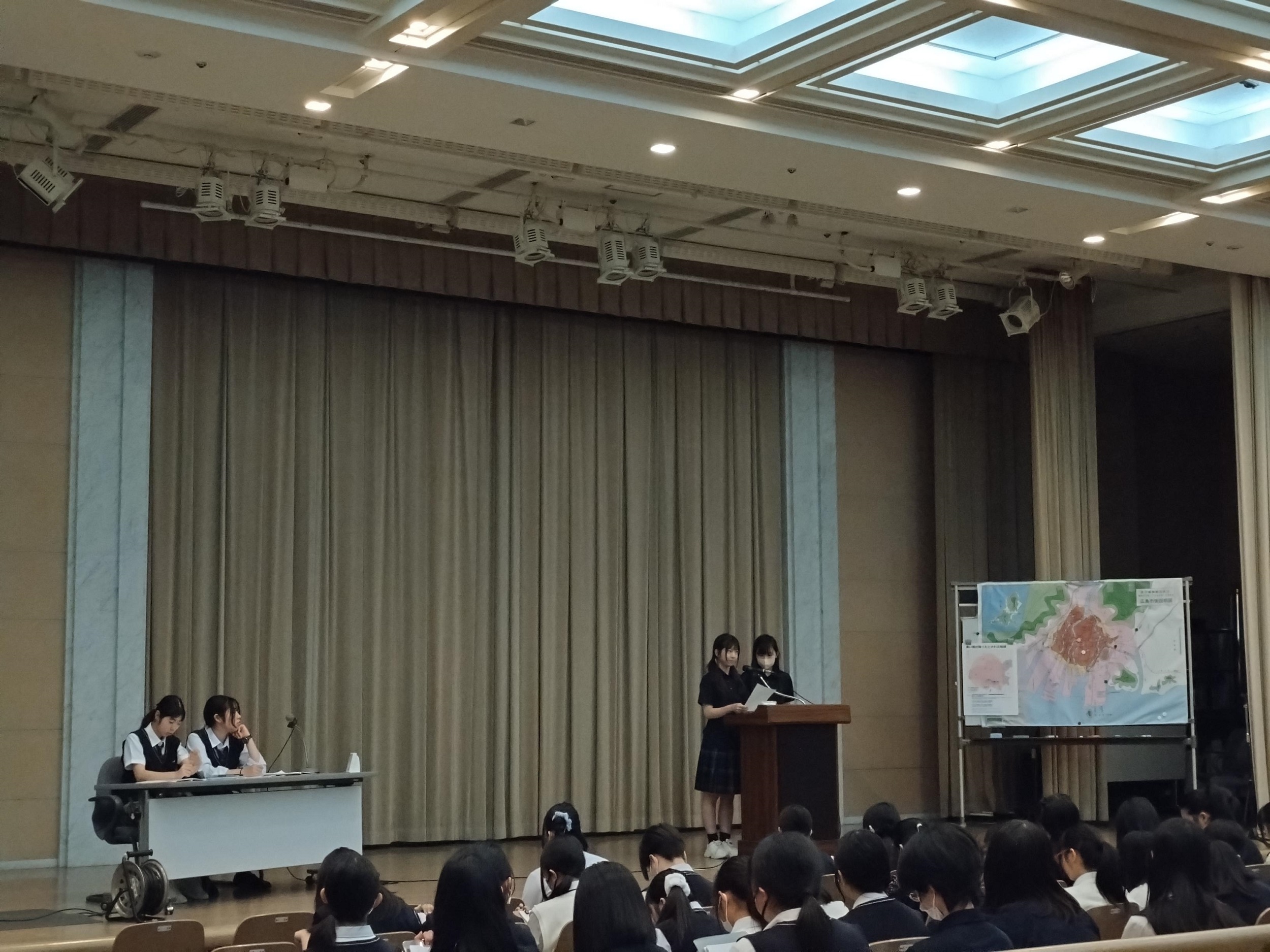 三輪田学園中学校