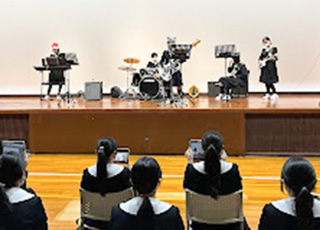 瀧野川女子学園中学校