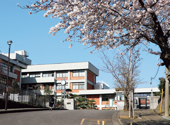 清泉女学院中学校