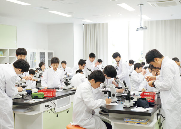 芝浦工業大学附属中学校